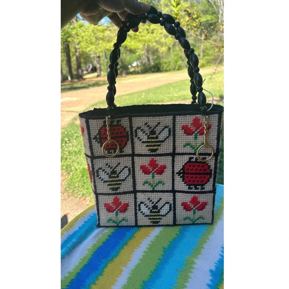 Needlepoint Tote Bag Womens Medium Cream vintage Ladybug‎ Bee Floral purse